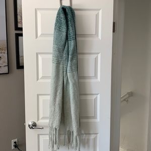Adorable Blue Ombré Scarf!